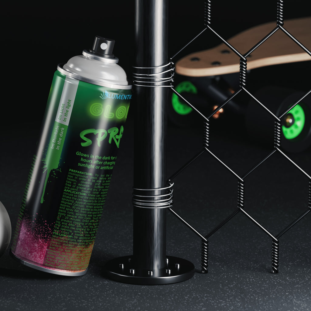 Glow Spray Natural Green 400 ml: can in the dark beside a pole, a skateboard and a wire fence