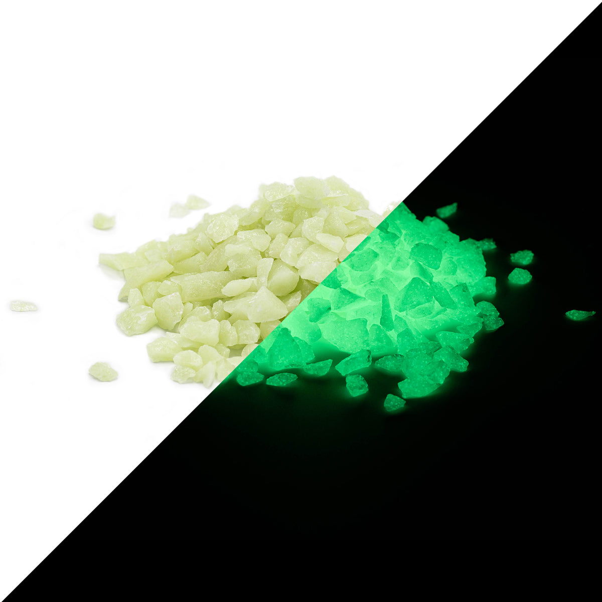 Glow Granules Green 4 mm, split view: pale yellow-green in daylight on the left, glowing green in the dark on the right