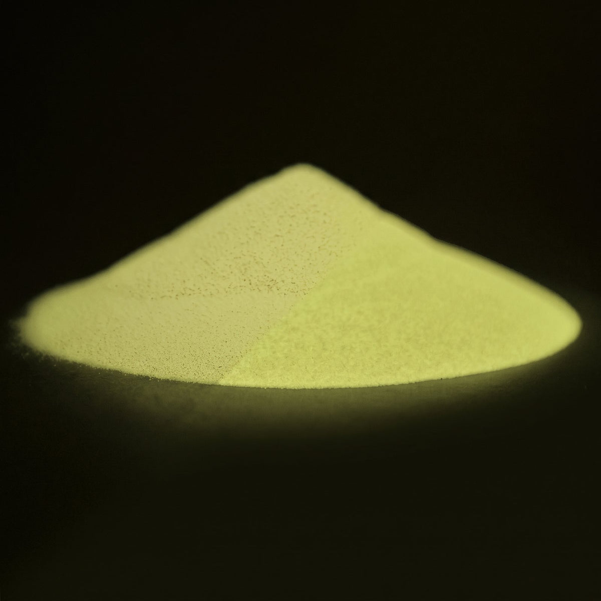 Glow in the Dark Powder Natural Yellow 40 g in the dark, glowing yellow