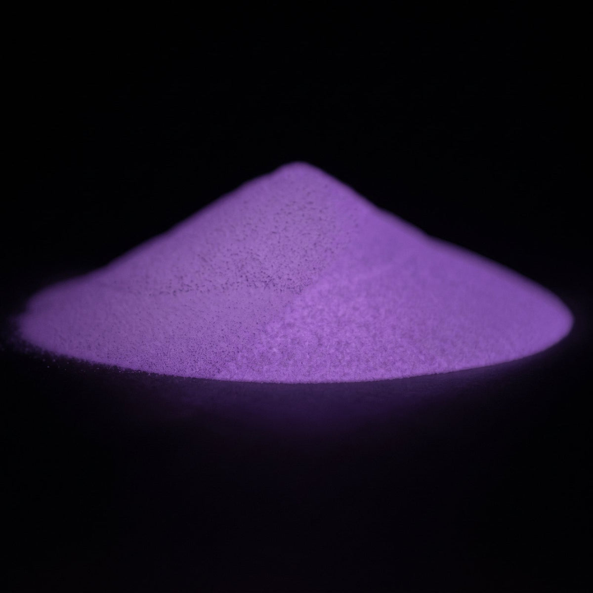 Glow in the Dark Powder Natural Ocean Pink 40 g in the dark, glowing violet