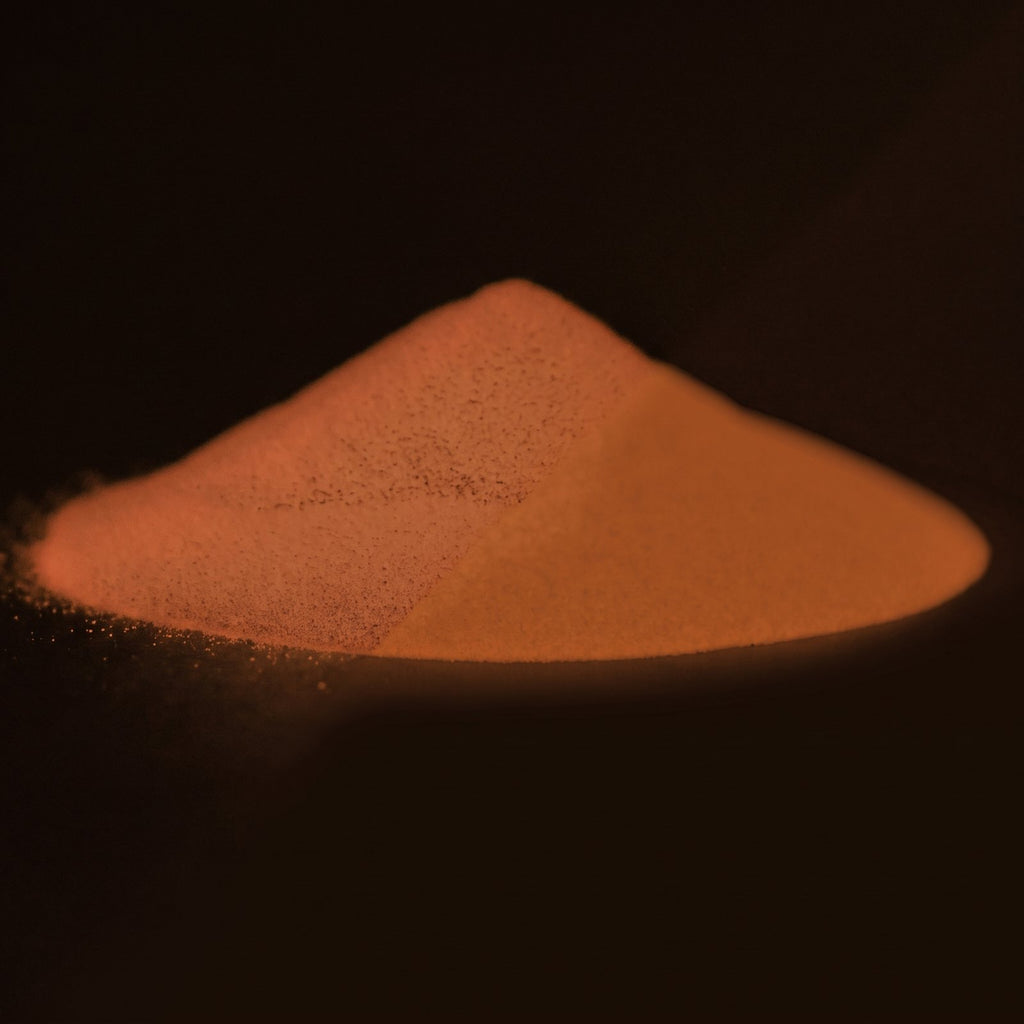 Glow in the Dark Powder Natural Red 40 g in the dark, glowing reddish
