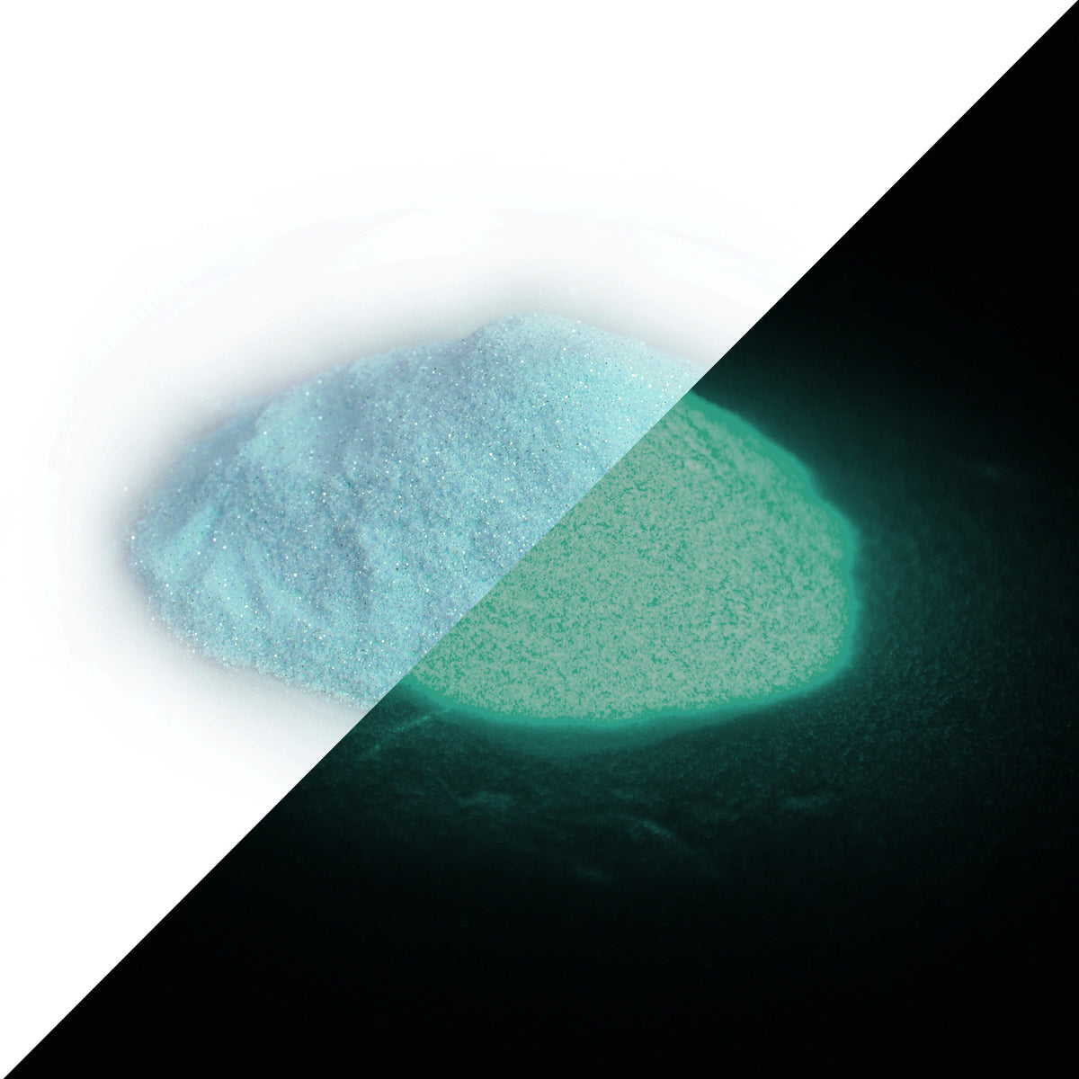 Glitter powder blue-green 50 g: small heap in daylight, split diagonally with green glow in the dark