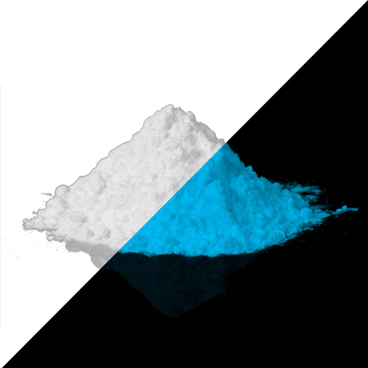 Glow in the Dark Powder Blue 40 g: white powder by day, blue glow in the dark (split view)