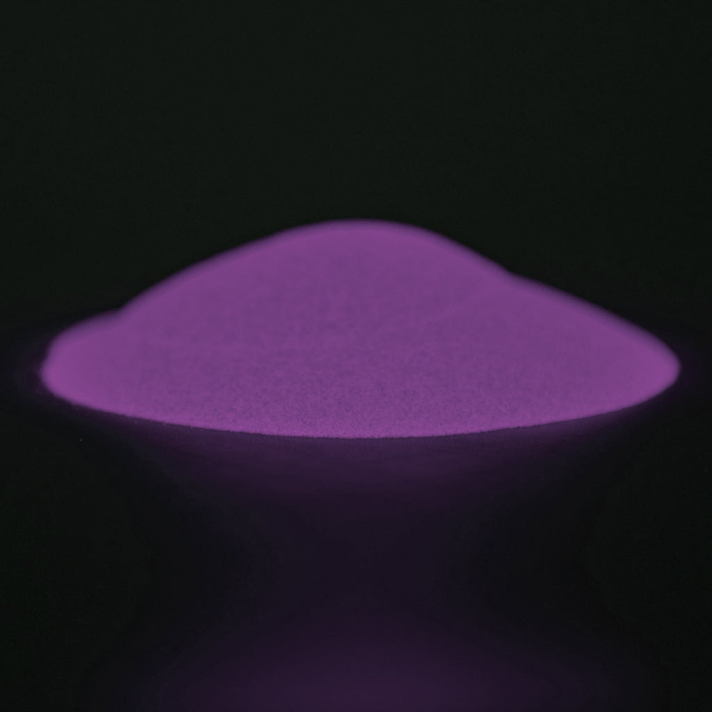 Pile of glow powder Purple-Purple 40 g in the dark, the powder glowing purple