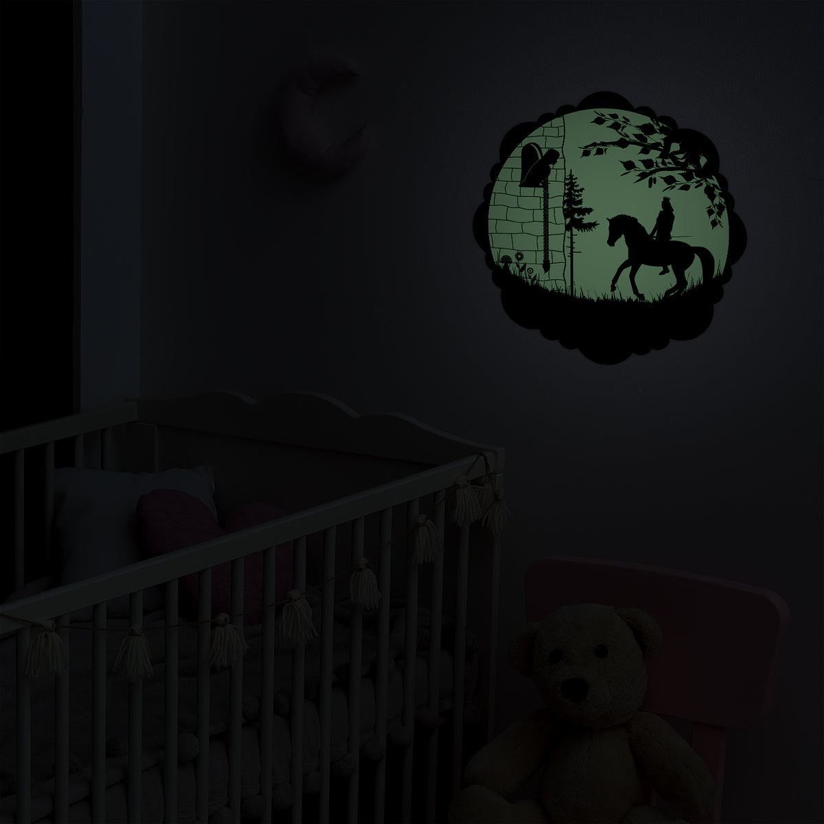Fairy-Tale Sticker Rapunzel 30 cm in a darkened nursery: design glowing pale green above the cot
